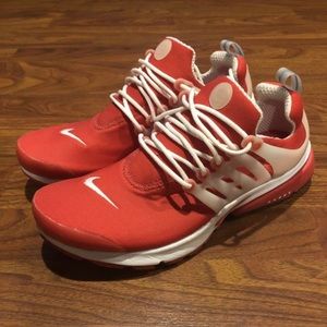 Nike Air Presto Size S (8-10) Infrared Colorway